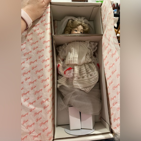 1988 Playing bride porcelain doll maud Humphrey Bogart - Picture 1 of 7